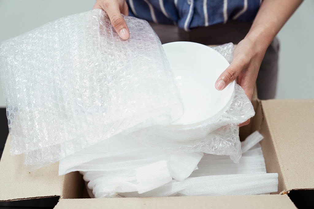 How to Pack Dishes for a Move the Right Way